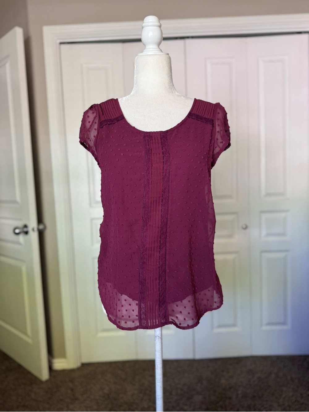 Lauren Conrad Cap Sleeve Blouse size Medium